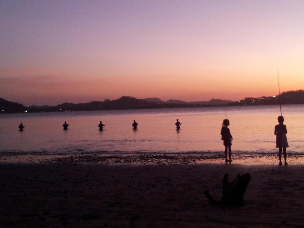 Hotel Casa Blanca Tamarindo Esterno foto