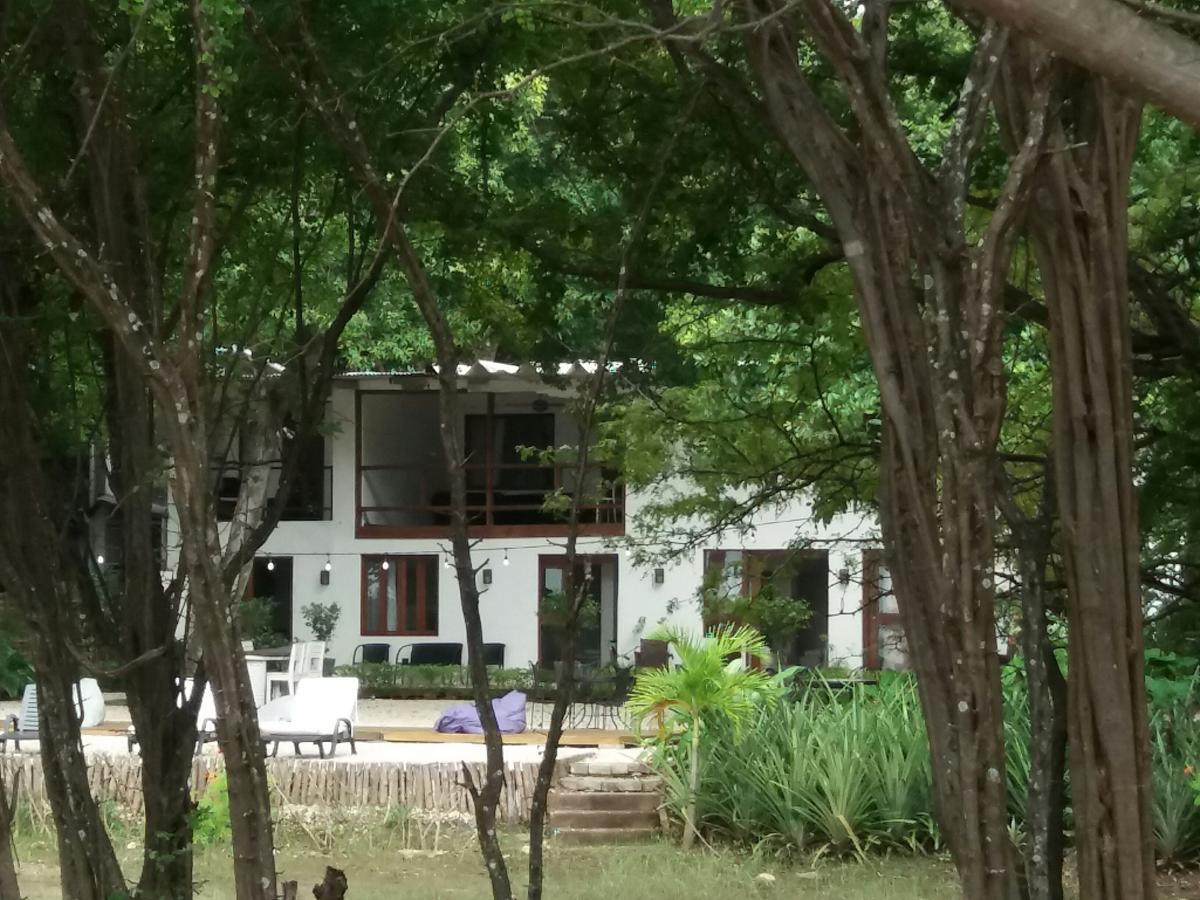 Hotel Casa Blanca Tamarindo Esterno foto